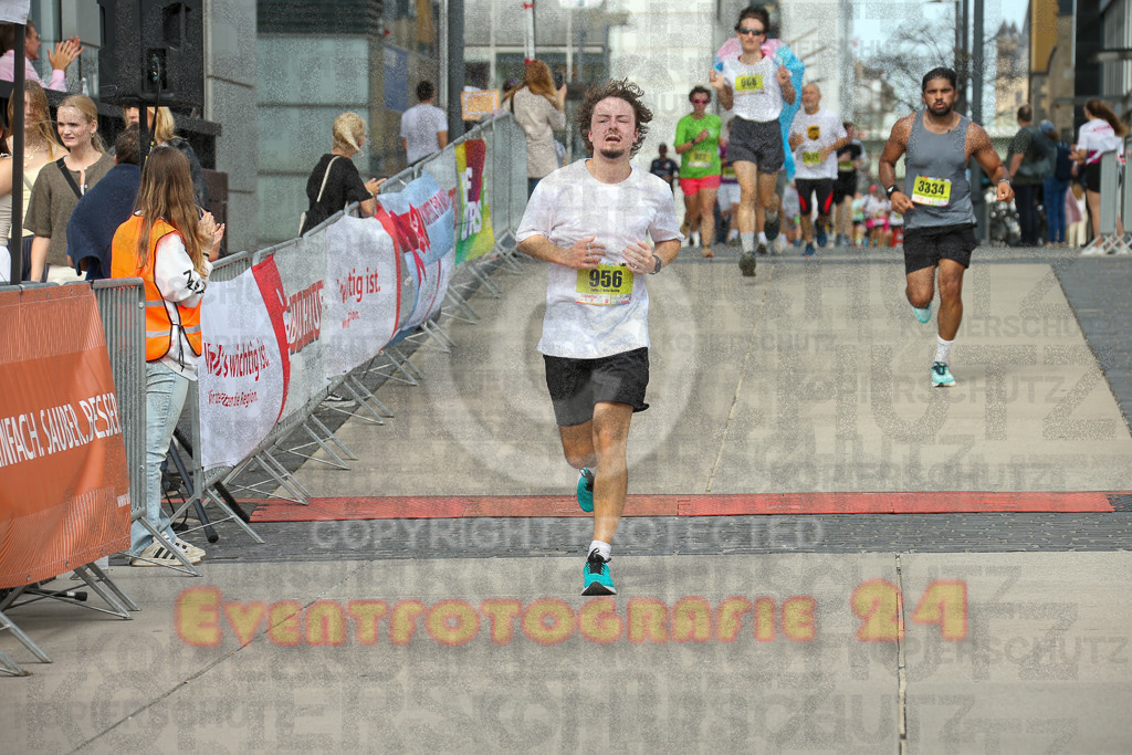 250920_1326_EX1_4498 | Sportfotografie im Rhein-Sieg Kreis, Köln, Bonn, NRW, Rheinland Pfalz, Hessen, etc. Unser Tätigkeitsfeld umfasst den Laufsport vom Volkslauf über den Marathon, Duathlon, Triathon bis zum Ultralauf wie Kölnpfad Ultra oder Schindertrail.