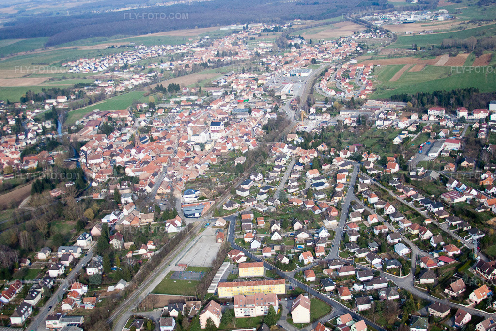 Aerial view: View of the town in Pfaffenhoffen in the state Bas-Rhin, France.Photo: IMG_38633.jpg taken on 03/20/2011 by Werner Riehm/FLY-FOTO.comResolution of the original: 4752 x 3168 px