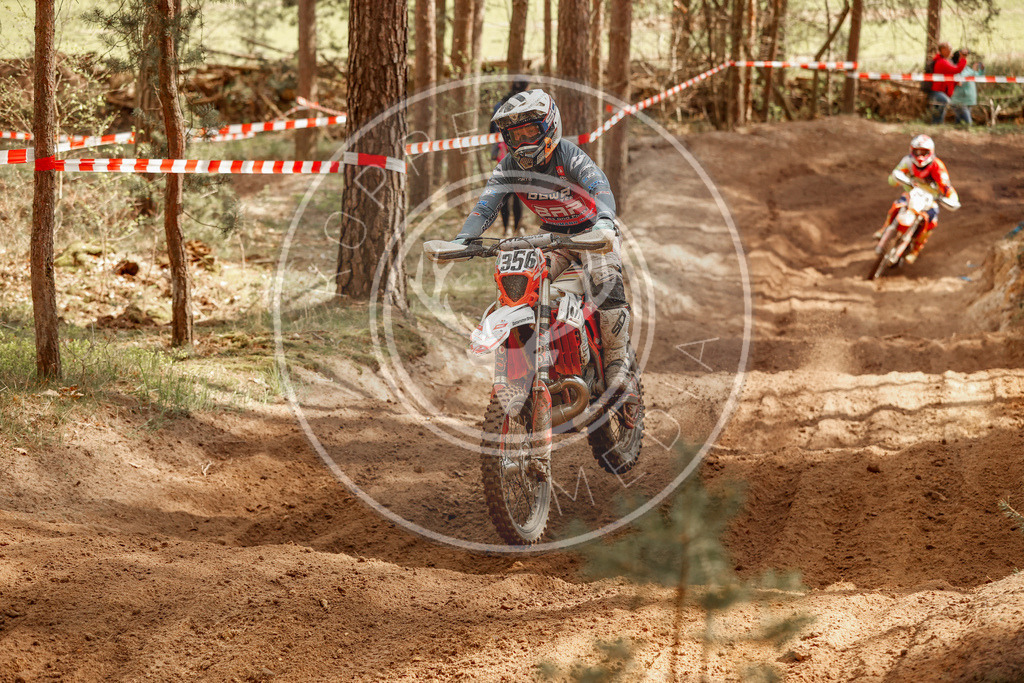 4TaktLauf1-340 | koppe-media - Realisiert mit Pictrs.com
