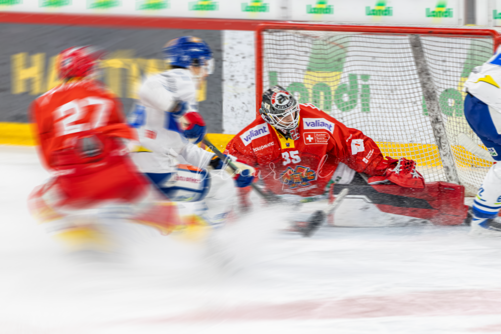 EHCB vs GCK 20260104-6757 | Sportbilder, Sportfotograf, Hochzeits- und Eventfotografin, Flugshows, Portraits und Tiershooting, Aviation, Downhill, Nationalleague, Swissleague, International
