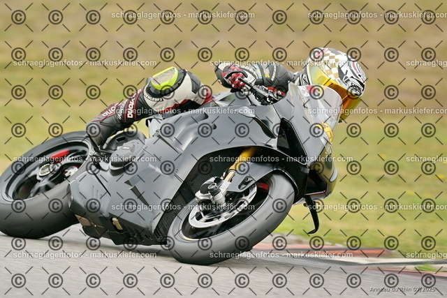 25bt05-0131 | markuskiefer.com - Realisiert mit Pictrs.com