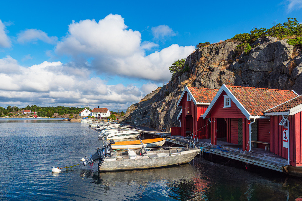 Blick auf das Dorf Brekkestø in Norwegen | Blick auf das Dorf Brekkestø in Norwegen.