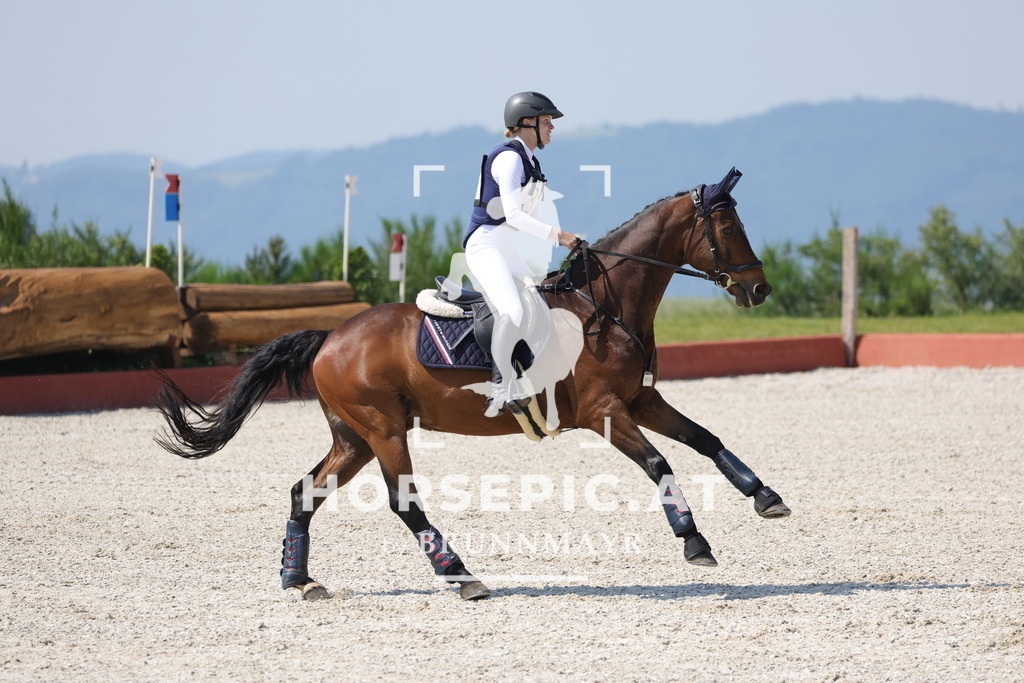 0P6A7859 | Willkommen bei Brunnmayr - Design & Fotografie – Ihrem Spezialisten für Reitturniere und Pferdeveranstaltungen in Oberösterreich, Salzburg und Bayern! Seit über 17 Jahren sind wir leidenschaftlich dabei.