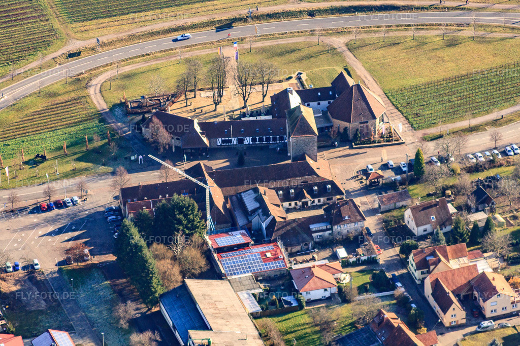 Luftbild: Deutsches Weintor Pfalz und Restaurant im Ortsteil Schweigen in Schweigen-Rechtenbach im Bundesland Rheinland-Pfalz in Deutschland. Foto: IMG_48369.jpg vom 11.12.2011 durch Werner Riehm/FLY-FOTO.deDEUTSCHES-WEINTOR-RESTAURANT.DE