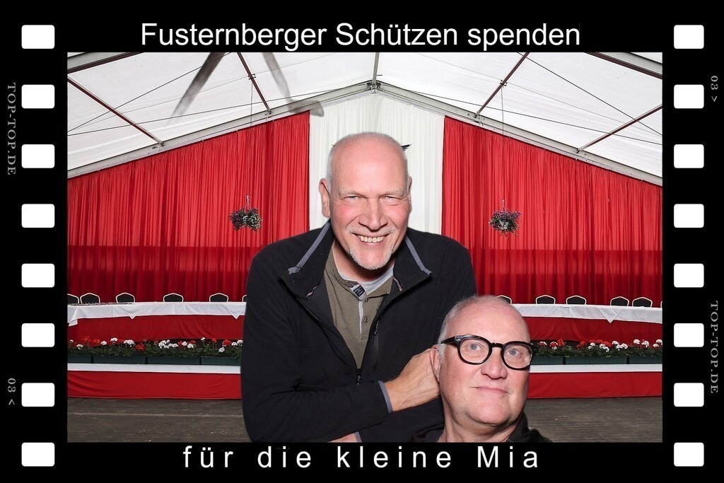 top-top.de 240928-069 | Foto, Video, Fotografie, Videografie, Fotobox, DJ, Discjockey, Musik, Musikbox, Veranstaltung, Photobooth, Amazon, Ebay, Buchtipp, Bestseller, Autor, Verlag, Buch, Wesel, Hamminkeln, NRW, Dinslaken, Rees, Drohne, Hochzeit, Party, Fotobox, Wesel, Fotograf