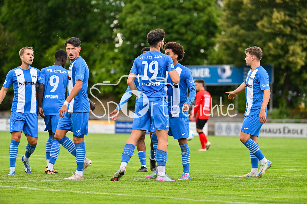 TSV Aindling - FV Illertissen | Jubel nach dem Treffer zum 0-1 durch Daniel GERSTMAYER (Illertissen 19) / Tor / Torschuetze / Freude / Happy / Verbandspokal Bayern: TSV Aindling - FV Illertissen, TSV Aindling Hauptplatz am 05.08.2025