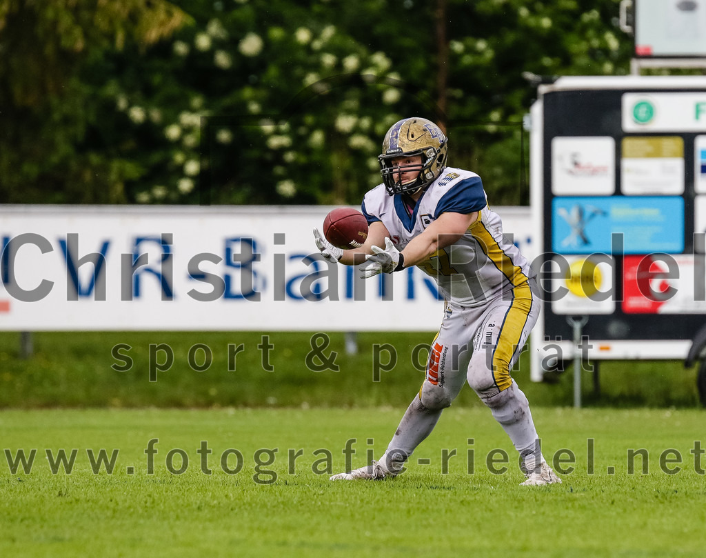 2022-05-29_085_Erding_Bulls_gegen_Nuernberg_Rams | Erding, Deutschland, 29.05.2022:
Fußball, Regionalliga 2022, 5. Spieltag, Erding Bulls gegen Nürnberg Rams, Endergebnis: 10:16

Foto: Christian Riedel / fotografie-riedel.net