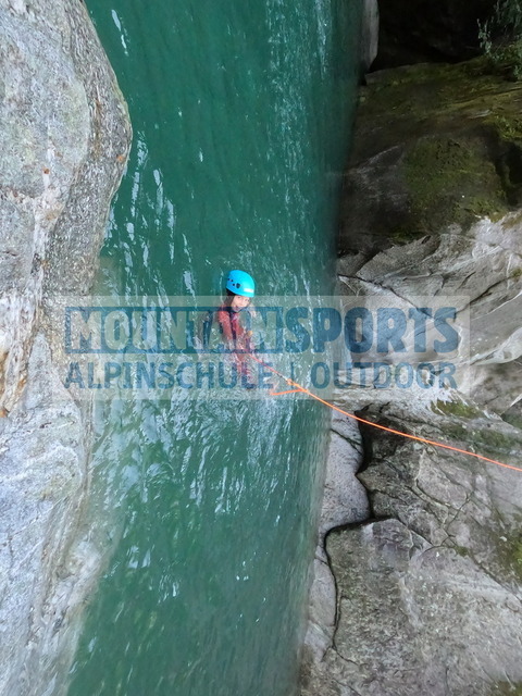 GOPR5356 | Bestelle die Bilder deines Berg- oder Wasser-Abenteuers mit Mountain Sports bequem von zu Hause aus direkt über unseren Online Fotoshop von pictrs.com. - Realisiert mit Pictrs.com
