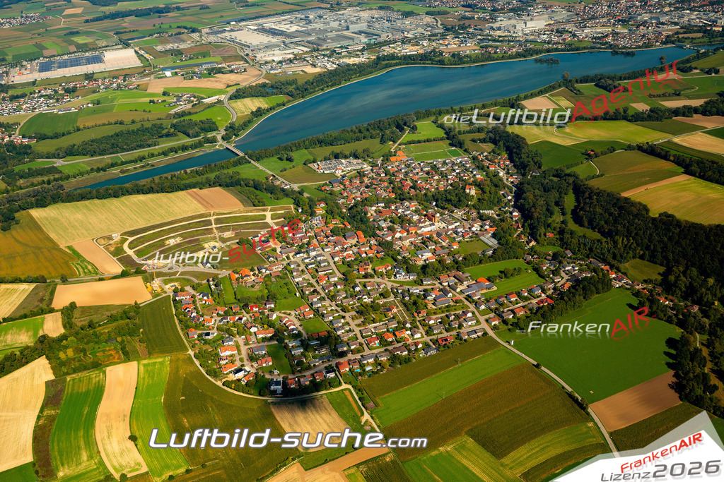 Das Luftbild zeigt : Teisbach Dingolfing - Die Luftaufnahme wurde 2023 vom UL-Flugzeug aus erstellt ( keine Drohne ) - Hochauflösende Luftaufnahme - Für grossformatige Ausdrucke geeignet. Die Geschenkidee !Mit Lizenz und Bildrechte bestellbar