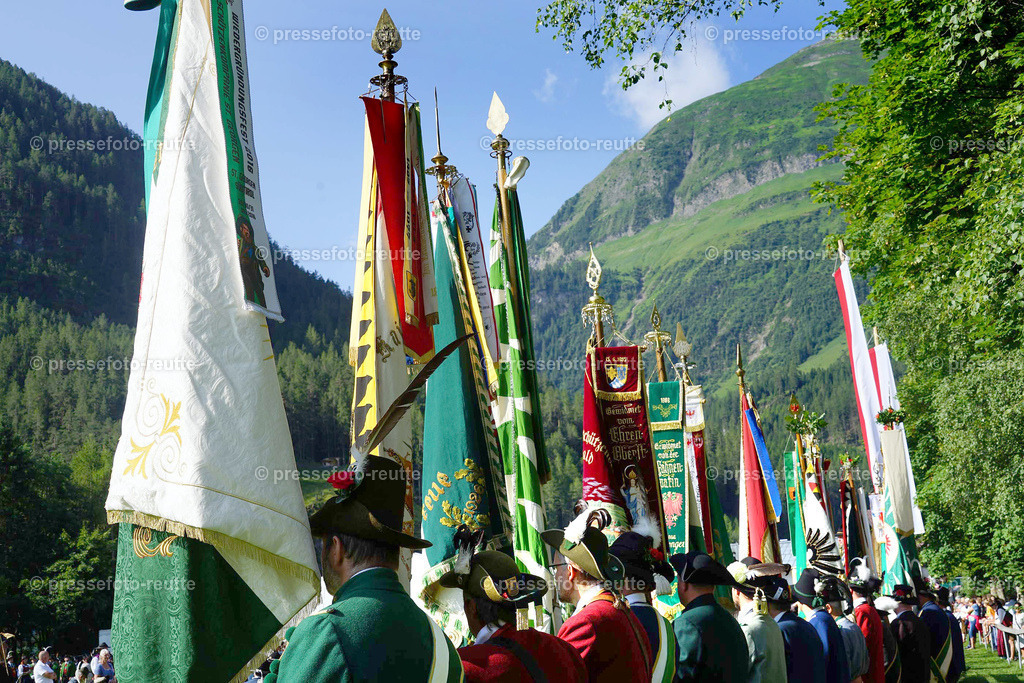 a-news-2023-Juli23-Regimentsschuetzenfest-Steeg-Feldmesse-DSC07044 | Info aus dem Bezirk Reutte/Ausserfern Tirol sowie eine umfangreiche Bilddatenbank über die gesamte Region: Lechtal, Talkessel Reutte, Tannheimertal, Zwischentoren. Lech, Plansee, Zugspitze, Grenztunnel, B179, Fernpassstraße, Verkehr, Lawinen, Tradition, - Realisiert mit Pictrs.com