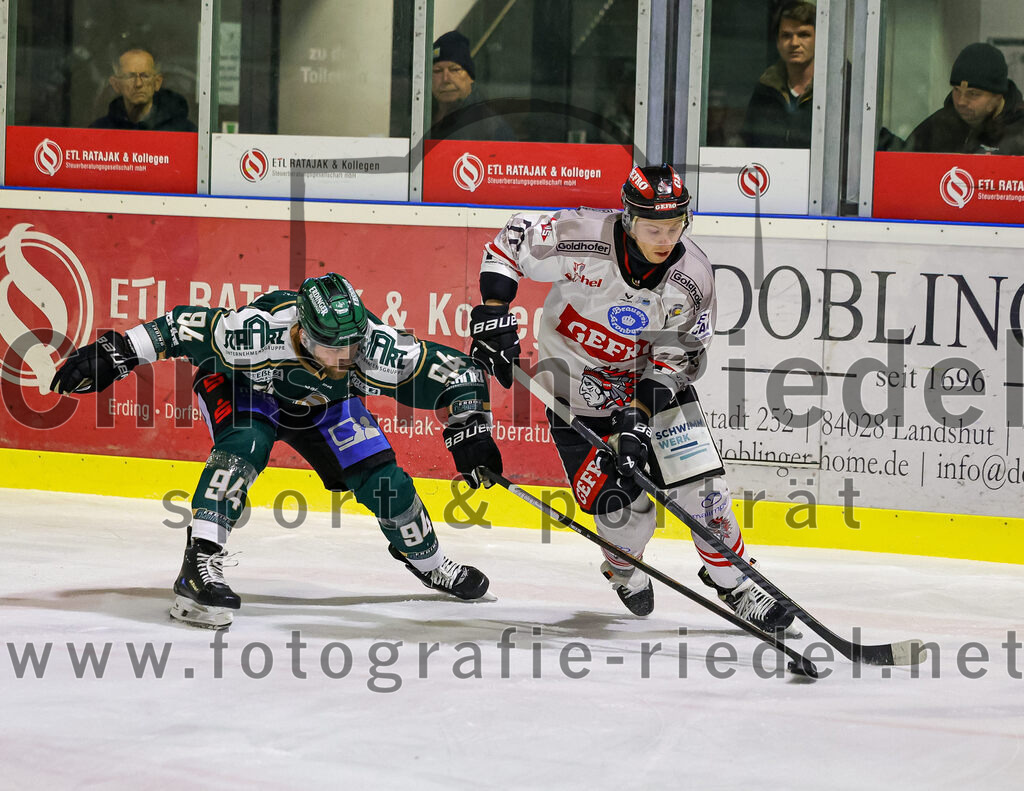 2026-02-08_026_TSV_Erding_gegen_ECDC_Memmingen_Indians | Erding, Deutschland, 08.02.2026:Eishockey, Oberliga Süd 2025 / 2026, 45. Spieltag, TSV Erding gegen ECDC Memmingen Indians, Endergebnis: Markus Eberhardt (Erding Gladiators, #94), Dominik Meisinger (ECDC Memmingen Indians, #22)Foto: Christian Riedel / fotografie-riedel.net