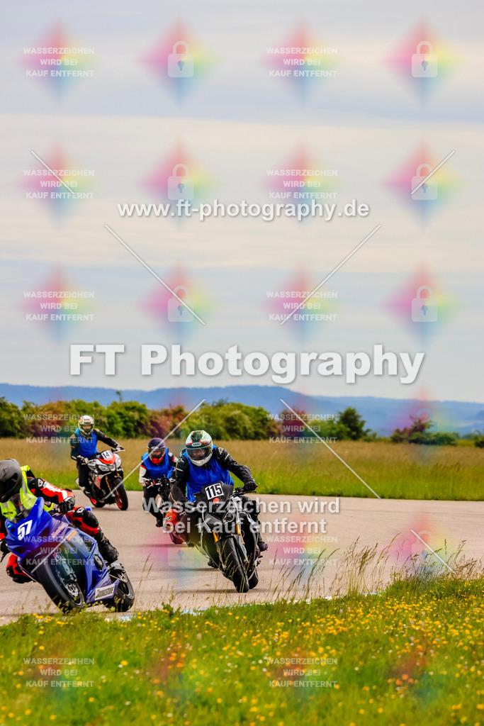 MotoTeam-2897 | Hier findet Ihr Bilder von Touristenfahrten auf der Nürburgring Nordschleife oder von anderen Veranstaltungen die ich besucht habe. Viel Spass beim Durch Schauen 