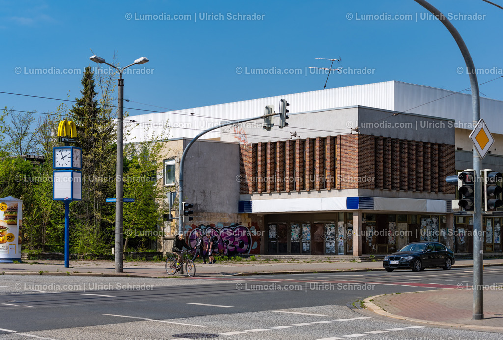 10049-12789 - Halberstadt - Klubhaus der Werktätigen | Stockfoto und Bilderpool mit Bildmaterial aus Deutschland, dem Harz, Halberstadt, Quedlinburg, Wernigerode und weltweit. Qualitativ hochwertige und professionelle Fotos anschauen und kaufen. - Realisiert mit Pictrs.com
