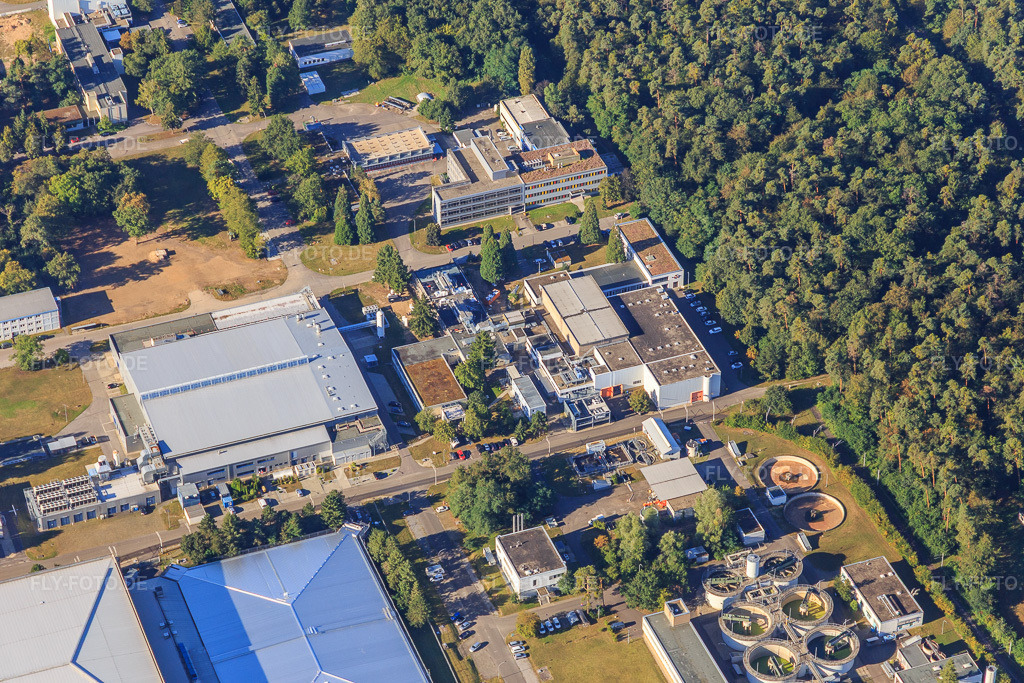 Luftbild: Synchrotronstrahlungsquelle KARA im KIT Campus Nord im Ortsteil Leopoldshafen in Eggenstein-Leopoldshafen im Bundesland Baden-Württemberg in Deutschland. Foto: IMG_093978.jpg vom 23.08.2016 durch Werner Riehm/FLY-FOTO.deCampusplan