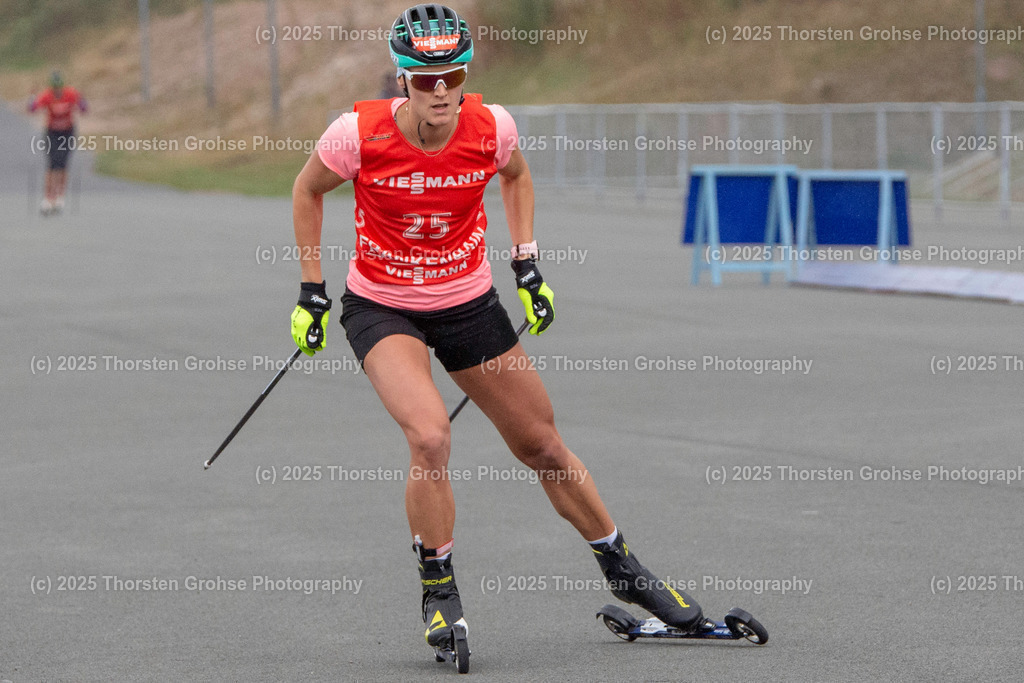 Deutsche Meisterschaften Biathlon | Deutsche Meisterschaften Biathlon, Speziallanglauf Frauen am 14.09.2018 in der DKB SKI ARENA in Oberhof, (Deutschland)

Bild: Herrmann Denise vom WSV Erzgebirge Oberwiesenthal / BwFb - Realisiert mit Pictrs.com