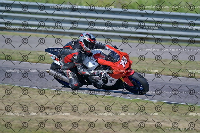 26BT02-0035 | markuskiefer.com - Realisiert mit Pictrs.com