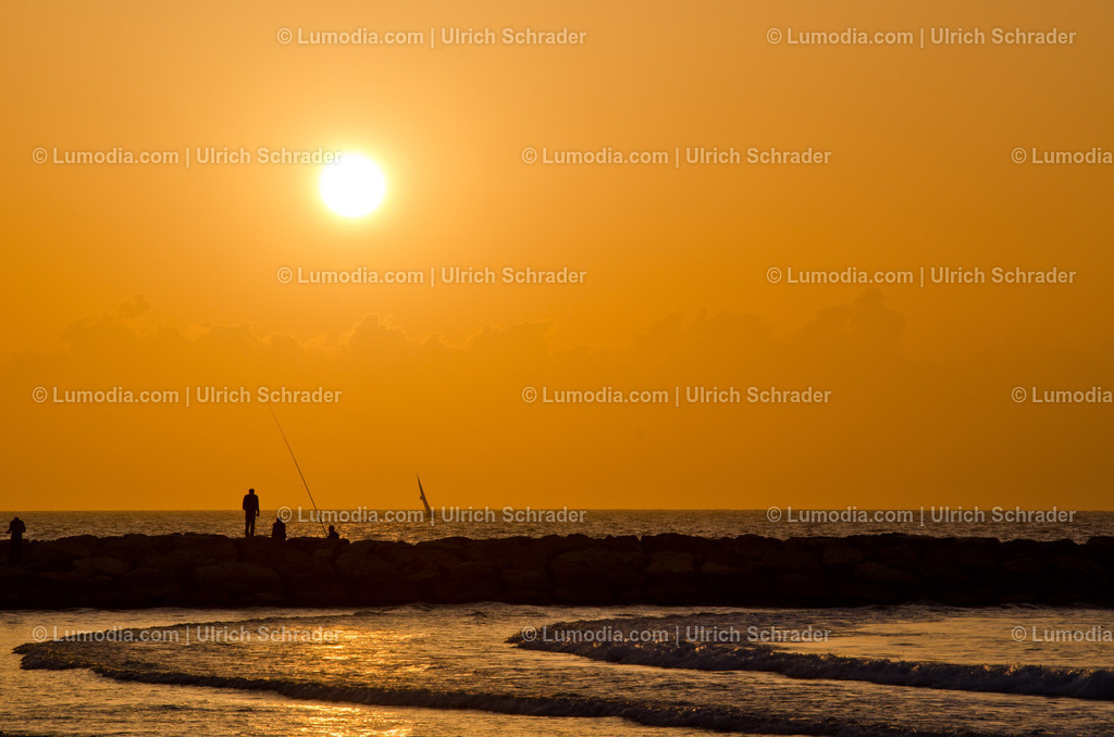 10972-10273 - Am Strand _ Tel Aviv | max. Bildgröße A3 | 300dpi - Realisiert mit Pictrs.com