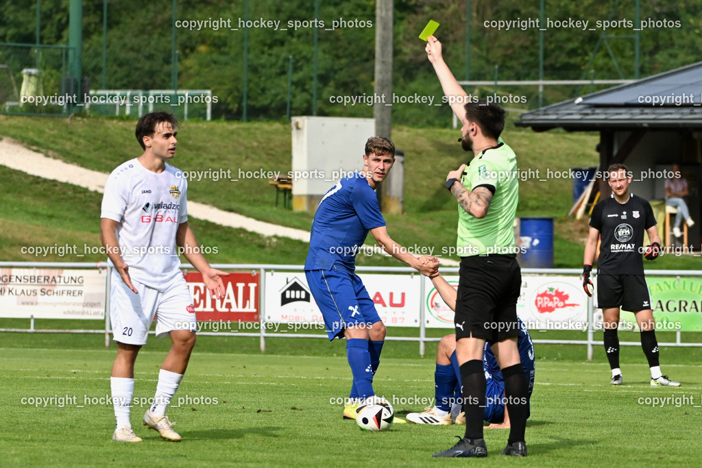ASKÖ Köttmannsdorf vs. Union Matrei | Almedin Medin Referee, Gelbe Karte, #20 Daniel Hans Genser ASKÖ Köttmannsdorf, #27 Hannes Wibmer UNION Matrei, #1 Julian Weiskopf UNION Matrei, ASKÖ Köttmannsdorf vs. Union Matrei, ASKÖ Köttmannsdorf vs. Union Matrei am 13.09.2025 in Köttmannsdorf (Sportplatz Köttmannsdorf), Austria, (Photo by Bernd Stefan)