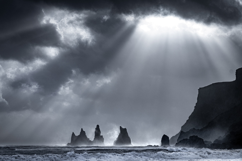 Black Beach Island | Wandbilder - Florian Läufer - Realisiert mit Pictrs.com