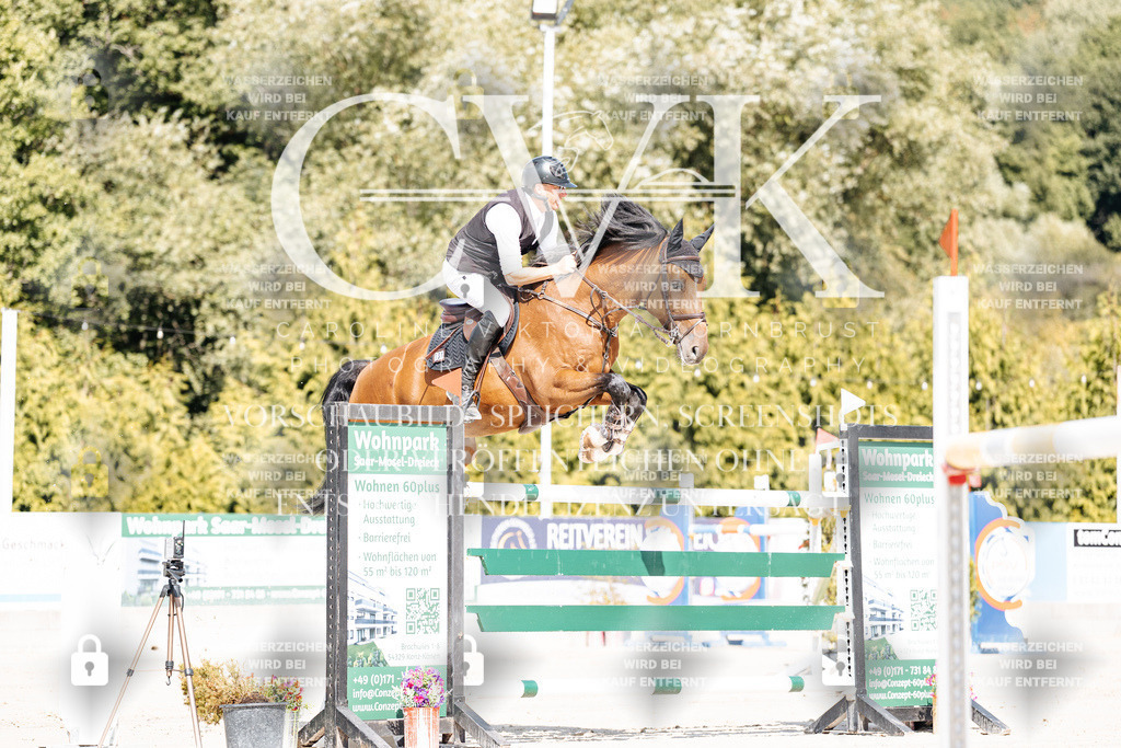 CK908860 | Turnierfotografie Pferdefotografie Trier Rheinland-Pfalz Pferdesport Reitsport Tierfotografie Sportfotografie Pferdevideo Pferdevideografie Equestrianvideography equestrianphotography  - Realisiert mit Pictrs.com