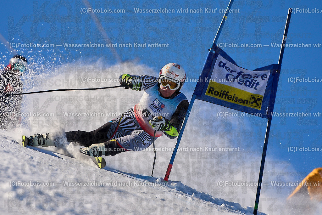 ALP4381_MASTERS-Cup_GS-A Herrn_Url Peter | (C)FotoLois.com, Alois Spandl. FIS Masters-Cup Wildschönau, Giant Slalom auf der Piste Schatzberg GS, Siegerehrung auf dem Dorfplatz Niederau, Sa 13. Januar 2024.