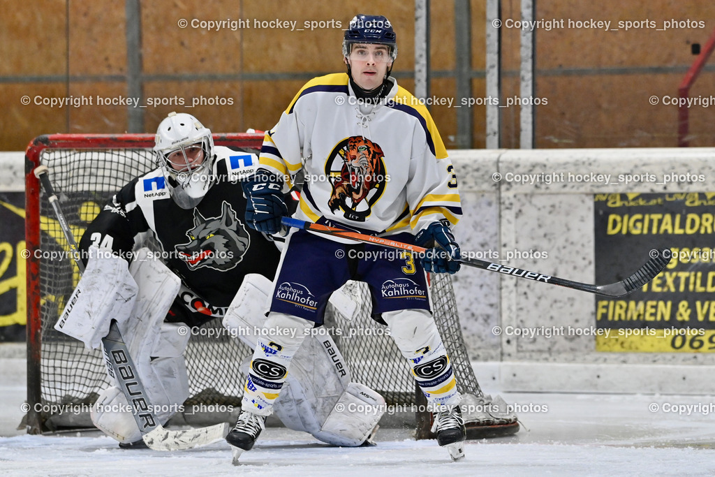 EC Tigers Paternion vs. Tarco Wölfe II | #3 Kronawetter Piersilvio EC Tigers Paternion, #34 Schleinzer Manuel Tarco Wölfe II, EC Tigers Paternion vs. Tarco Wölfe II, EC Tigers Paternion vs. Tarco Wölfe II am 19.12.2024 in Spittal an der Drau (Eissportzentrum Spittal), Austria, (Photo by Bernd Stefan)
