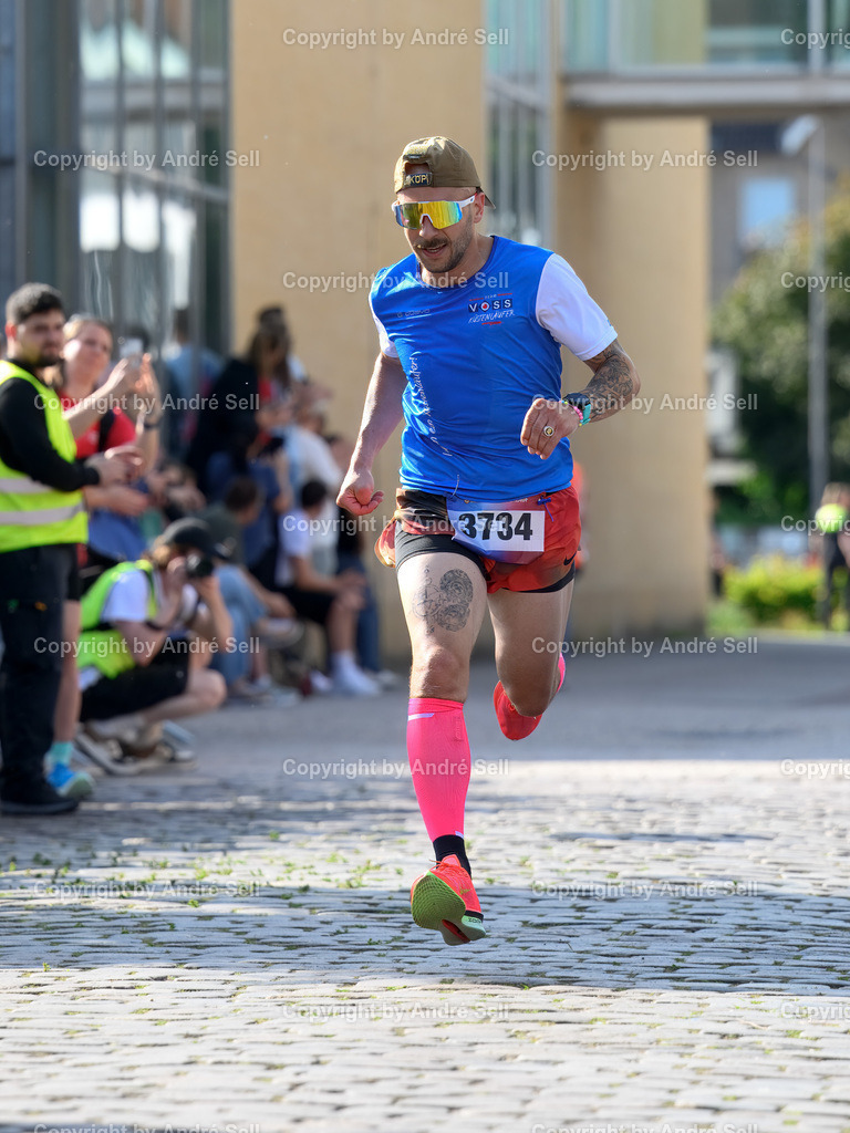 20250613_9247 | Platz 3 männlich KÖPERNICK Sven  / Team Vossküstenläufer / 5km Holsten-Galerie-Lauf / Holstenköstenlauf 2025 / Kleinflecken / 24534 Neumünster / 13.06.25 - Realisiert mit Pictrs.com