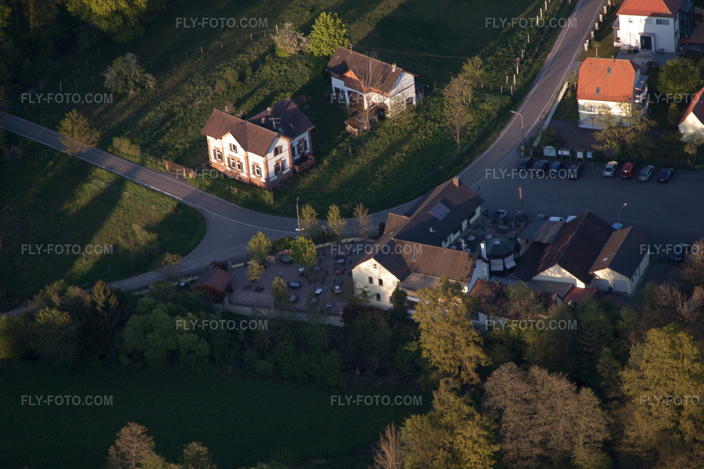 Aerial view: View of the town in Schleithal in the state Bas-Rhin, France. – Photo: IMG_64415.jpg taken on 04/17/2014 by Werner Riehm/FLY-FOTO.com – Resolution of the original: 4752 x 3168 px