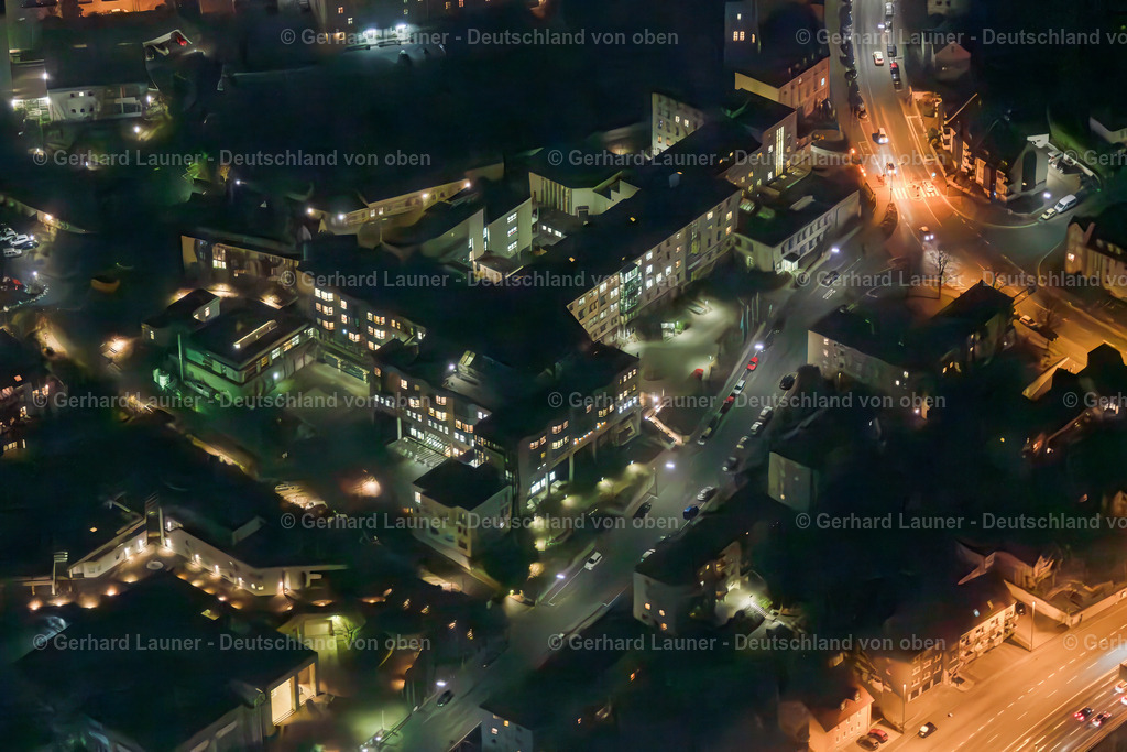 3901292 | Missionsärztliche Klinik in Würzburg (kurz Missio) ist ein am 3. Dezember 1922  eröffnetes Krankenhaus im Stadtteil Mönchberg (im Stadtbezirk Frauenland) Nachtaufnahme