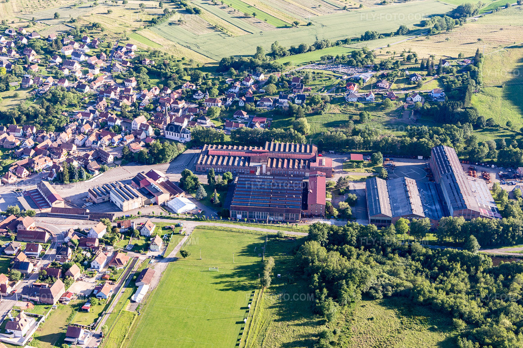 Aerial view: View of the town in Oberbronn in the state Bas-Rhin, France.Photo: IMG_115420.jpg taken on 06/16/2019 by Werner Riehm/FLY-FOTO.comResolution of the original: 5472 x 3648 px