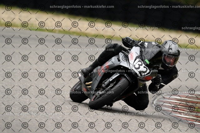 25bt02-1208 | markuskiefer.com - Realisiert mit Pictrs.com