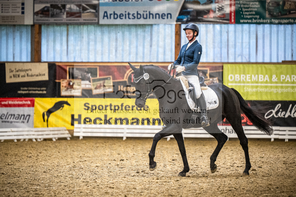 DOS_0054 | Entdecke hochwertige Reitturnierfotos von Foto Oger. Professionell, emotional und authentisch – jetzt Lieblingsmomente im Shop bestellen.Deutschlandweite Turnierfotografie. - Realisiert mit Pictrs.com