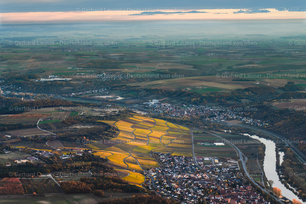 3808527 | Weinbergslandschaft an der Mainschleife bei Escherndorf und Nordheim