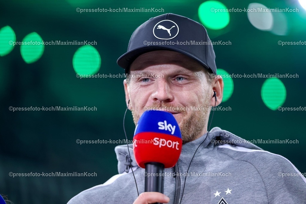 BMG28112501006 | 28.11.2025, Fußball, Borussia Mönchengladbach - RB Leipzig, 1. Fußball Bundesliga, 12.Spieltag, Borussia-Park, Saison 2025 2026: Cheftrainer Eugen Polanski (Borussia Mönchengladbach) DFB regulations prohibit any use of photographs as image sequences and or quasi-video.