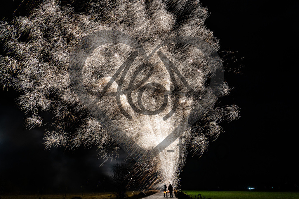 20260101_002821_Silvesterfeuerwerk | aloa-fotografie - Realisiert mit Pictrs.com