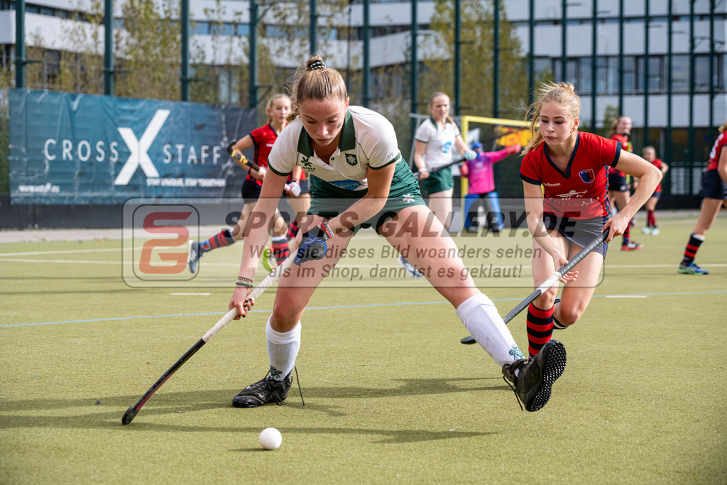 SFE_20231021_0119 | Deutsche Meisterschaft Weibliche U16 Halbfinale Uhlenhorst Mülheim - Berliner HC am 21.10.2023 in Köln (Düsseldorfer Hockeyclub 1905 e.V.), Photo: Stephan Fehrmann 2023 (Sports-Gallery)