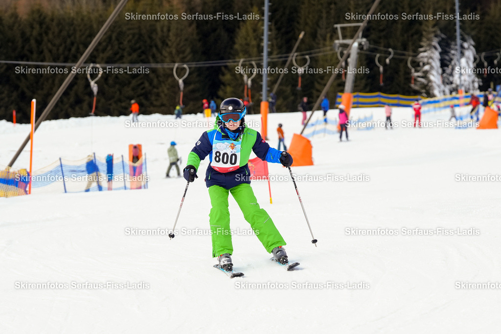 SRF_02.01.2026_1135 | Skirennfotos,Serfaus,Fiss,Ladis,Kinderskirennen,Winter,Tirol,Oberland,skirace,SFL,feelfree,weil wir's genießen,ski,Ski,skifahren,Sonnenplateau, - Realisiert mit Pictrs.com