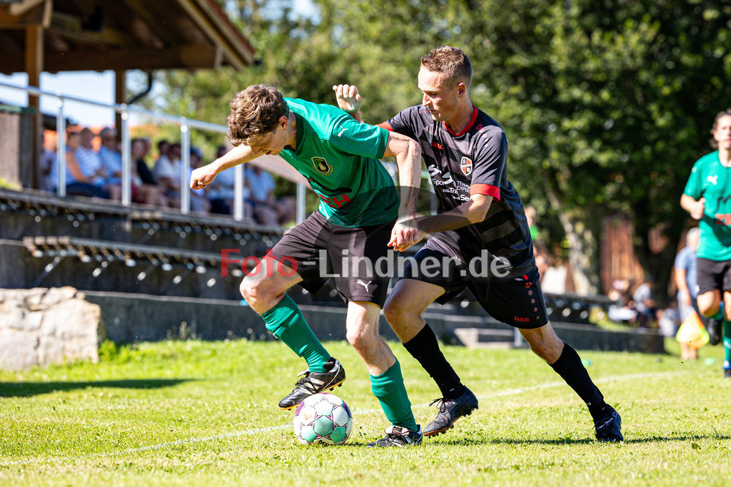SV Wessobrunn-Haid gegen FC Wildsteig/Rottenbuch II | Fußball A-Klasse Gruppe B Herren, SV Wessobrunn-Haid gegen FC Wildsteig/Rottenbuch II, 20240811,Duell zwischen Christoph ELSENHANS (Wildsteig-Rottenbuch 4) und Andreas TIMMERMANN (Wessobrunn-Haid 14),2024-08-11 in Wessobrunn (Sportpark Wessobrunn), Christoph ELSENHANS (Wildsteig-Rottenbuch 4), Andreas TIMMERMANN (Wessobrunn-Haid 14)Copyright: WolfgangxLindner www.foto-lindner.de