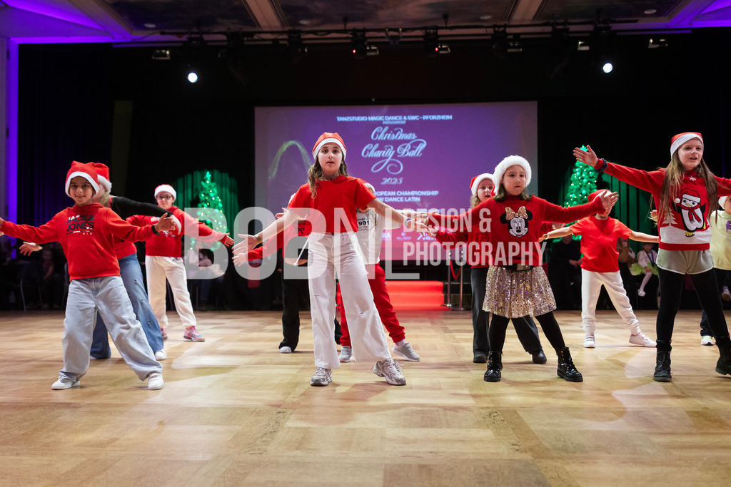 EM Showdance | Ettlingen - 20.12.2025: EM Showdance in Ettlingen (Schlossgartenhalle), Germany. Photo by: BobNL design &amp; photography - Realisiert mit Pictrs.com