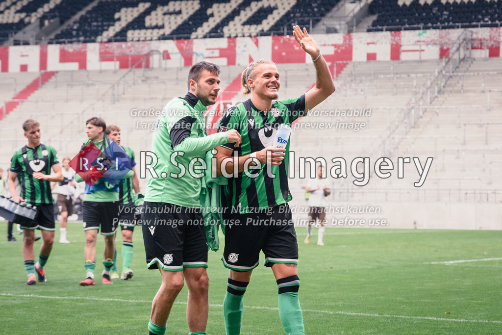 RS-1-050980 | Marin Popovic (#20, Hannover), Tom Ludovic Jean-Baptiste Moustier (#27, Hannover)