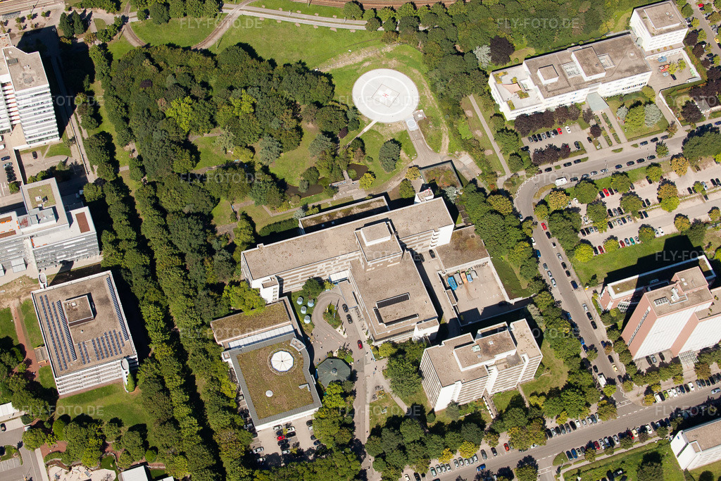 Luftbild: Steinhäuserstraße Sankt Vincentius - Klinik und Sankt Marien - Klinik im Ortsteil Südweststadt in Karlsruhe im Bundesland Baden-Württemberg in Deutschland. Foto: IMG_32111.jpg vom 20.08.2010 durch Werner Riehm/FLY-FOTO.de