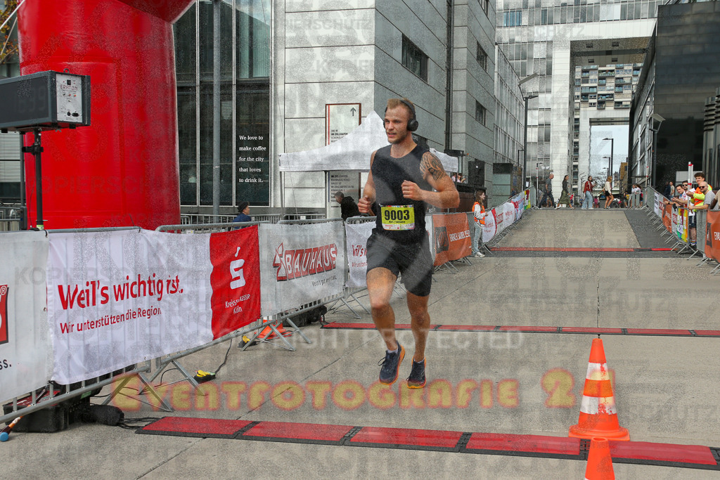 250920_1318_EX1_3995 | Sportfotografie im Rhein-Sieg Kreis, Köln, Bonn, NRW, Rheinland Pfalz, Hessen, etc. Unser Tätigkeitsfeld umfasst den Laufsport vom Volkslauf über den Marathon, Duathlon, Triathon bis zum Ultralauf wie Kölnpfad Ultra oder Schindertrail.