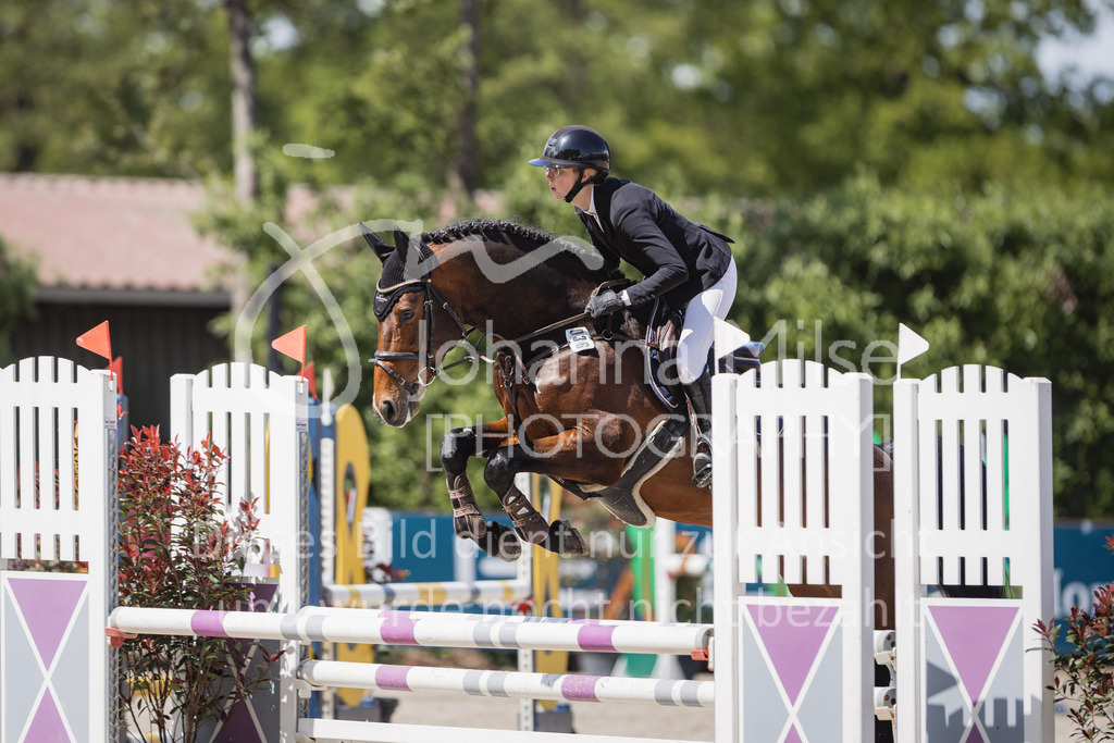 230516_Mühlen_03SprPf-A-336 | Deine schönsten Turniermomente als professionelle Fotos! Entdecke hochwertige Pferdesport-Fotografie im Online-Shop. Jetzt Fotos finden & bestellen!