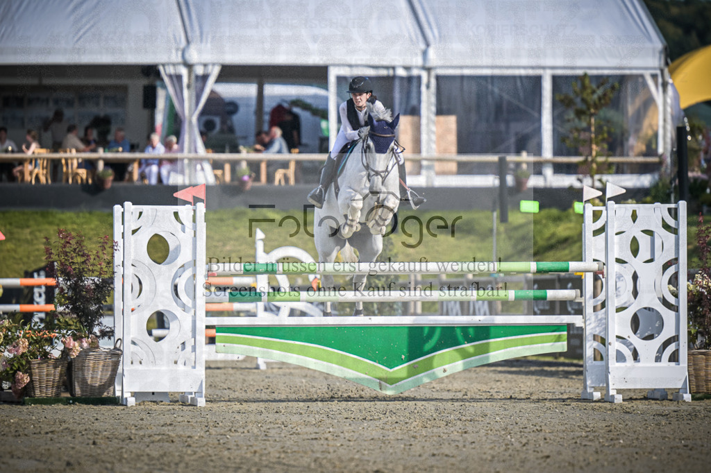 DOS_2071 | Entdecke hochwertige Reitturnierfotos von Foto Oger. Professionell, emotional und authentisch – jetzt Lieblingsmomente im Shop bestellen.Deutschlandweite Turnierfotografie. - Realisiert mit Pictrs.com