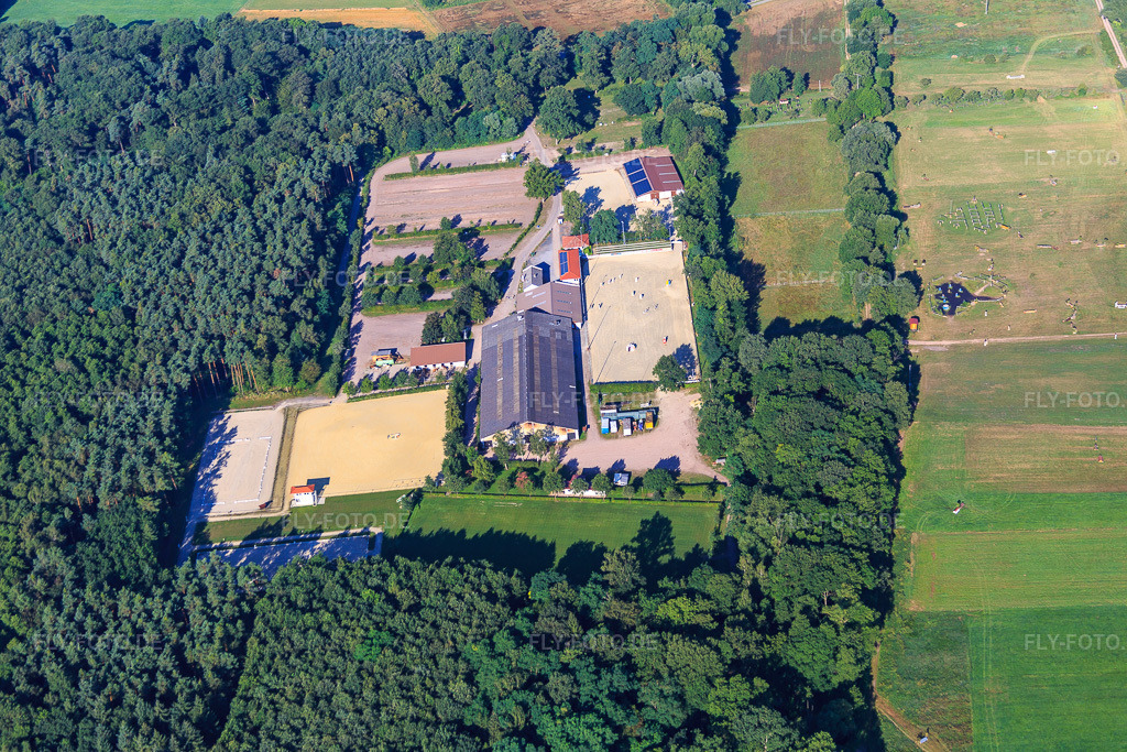 Luftbild: Reit.- und Fahrverein Zeiskam e.V. aus Osten in Zeiskam im Bundesland Rheinland-Pfalz in Deutschland. Foto: IMG_092482.jpg vom 01.08.2016 durch Werner Riehm/FLY-FOTO.deReit- und Fahrverein Zeiskam - Aktuelles