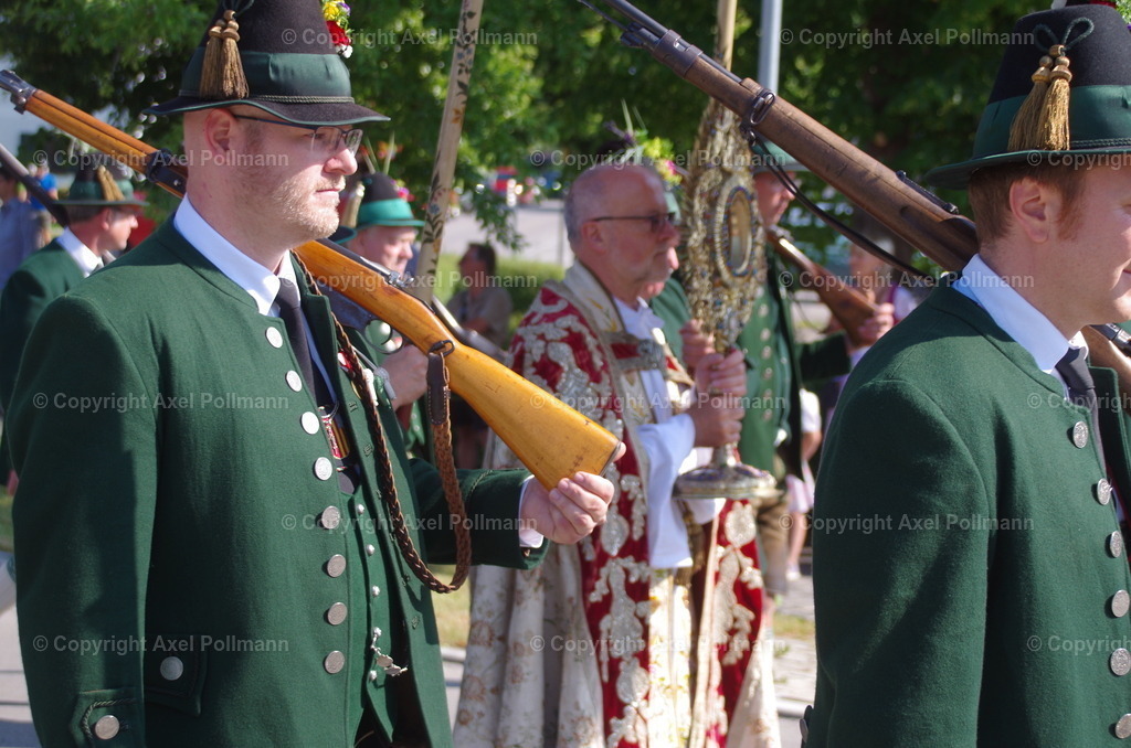 IMGP3298 | fotografiert von Axel PollmannLeonhardi Wallfahrt Benediktbeuern und Murnau, Fronleichnam, Fasching, Landschaft im Loisachtal und Benediktbeuern  - Realisiert mit Pictrs.com