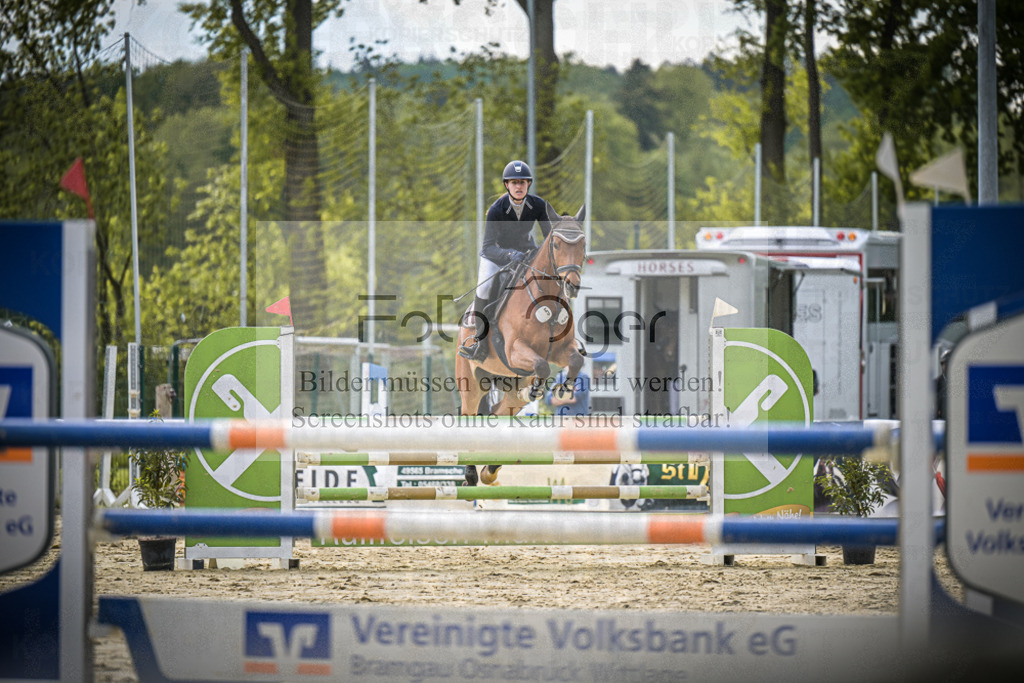 DOS_1822 | Entdecke hochwertige Reitturnierfotos von Foto Oger. Professionell, emotional und authentisch – jetzt Lieblingsmomente im Shop bestellen.Deutschlandweite Turnierfotografie. - Realisiert mit Pictrs.com