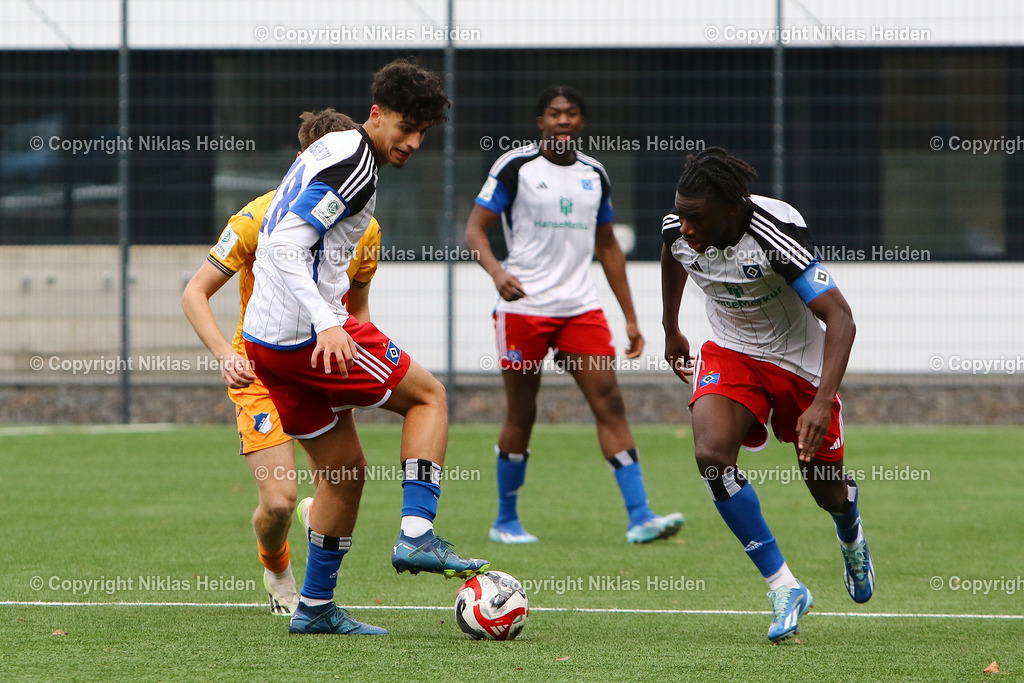 NH_HamburgerSVU19_TSG1899HoffenheimU19_JuniorenDFBPokal_17122023 | #18 Omar Abdel Megeed und #11 Fabio Balde (Hamburger SV U19)

Viertelfinale I Junioren DFB-Pokal I 17.12.2023