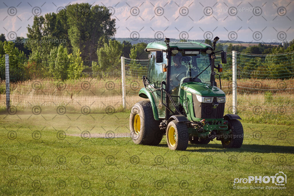 202507_Rernböck-Rasen_NZ9_1333 | proPHOTO - Realisiert mit Pictrs.com