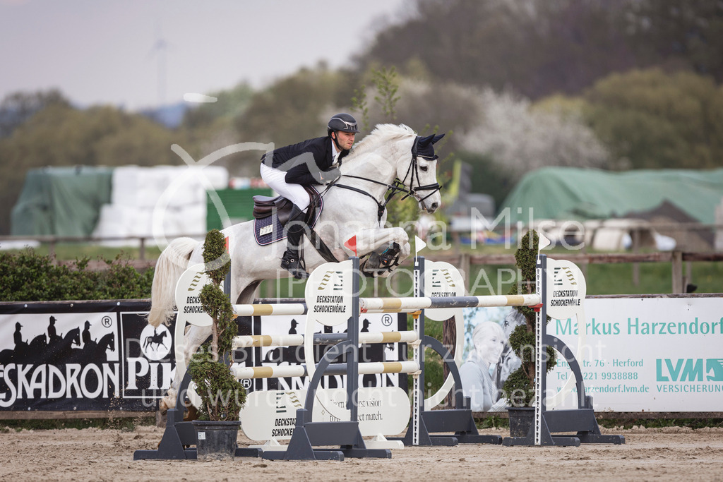 250416_M2-Springen-456 | Deine schönsten Turniermomente als professionelle Fotos! Entdecke hochwertige Pferdesport-Fotografie im Online-Shop. Jetzt Fotos finden & bestellen!